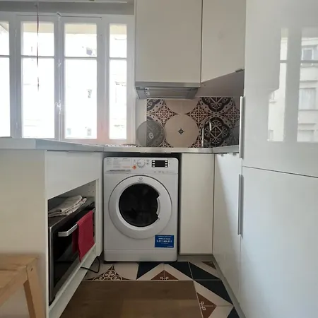 Flat Apartment *