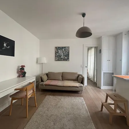Flat Apartment *